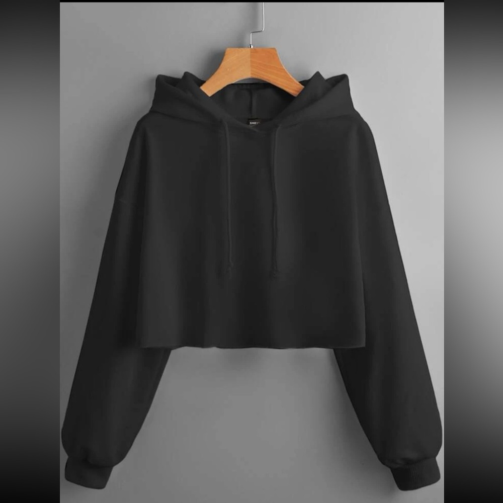 CROPPED BLACK HOODIE SWEATSHIRT